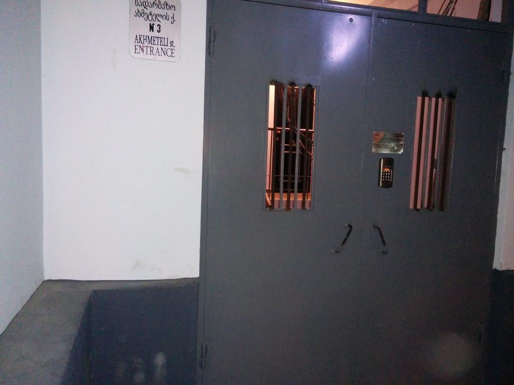 Akhmeteli Apartment Old 巴统 客房 照片