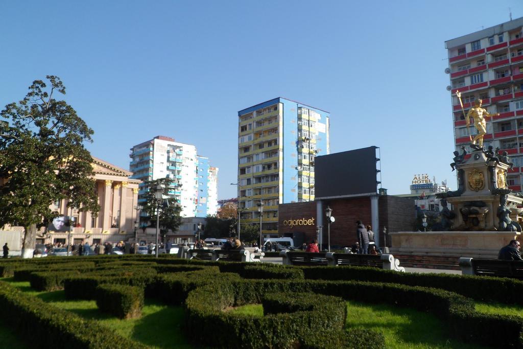 Akhmeteli Apartment Old 巴统 客房 照片